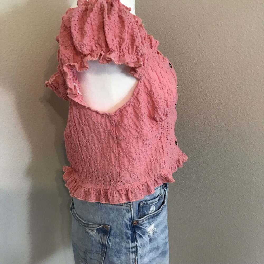 POL In Fair Verona Button Front Crop Eyelet Textured Ruffle Top Pink Small - Picture 3 of 10